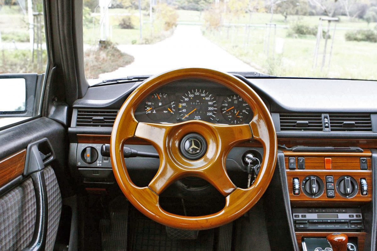 MERCEDES-BENZ W 124
