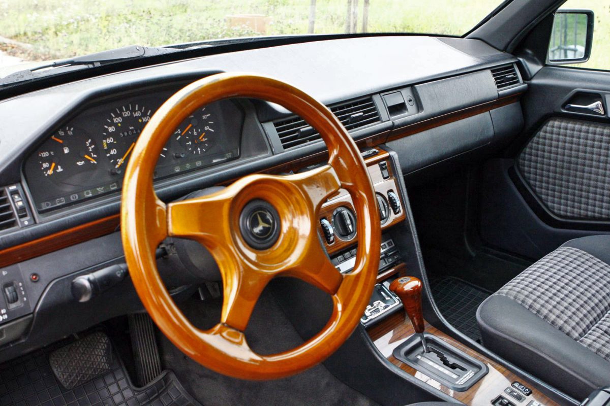 MERCEDES-BENZ W 124
