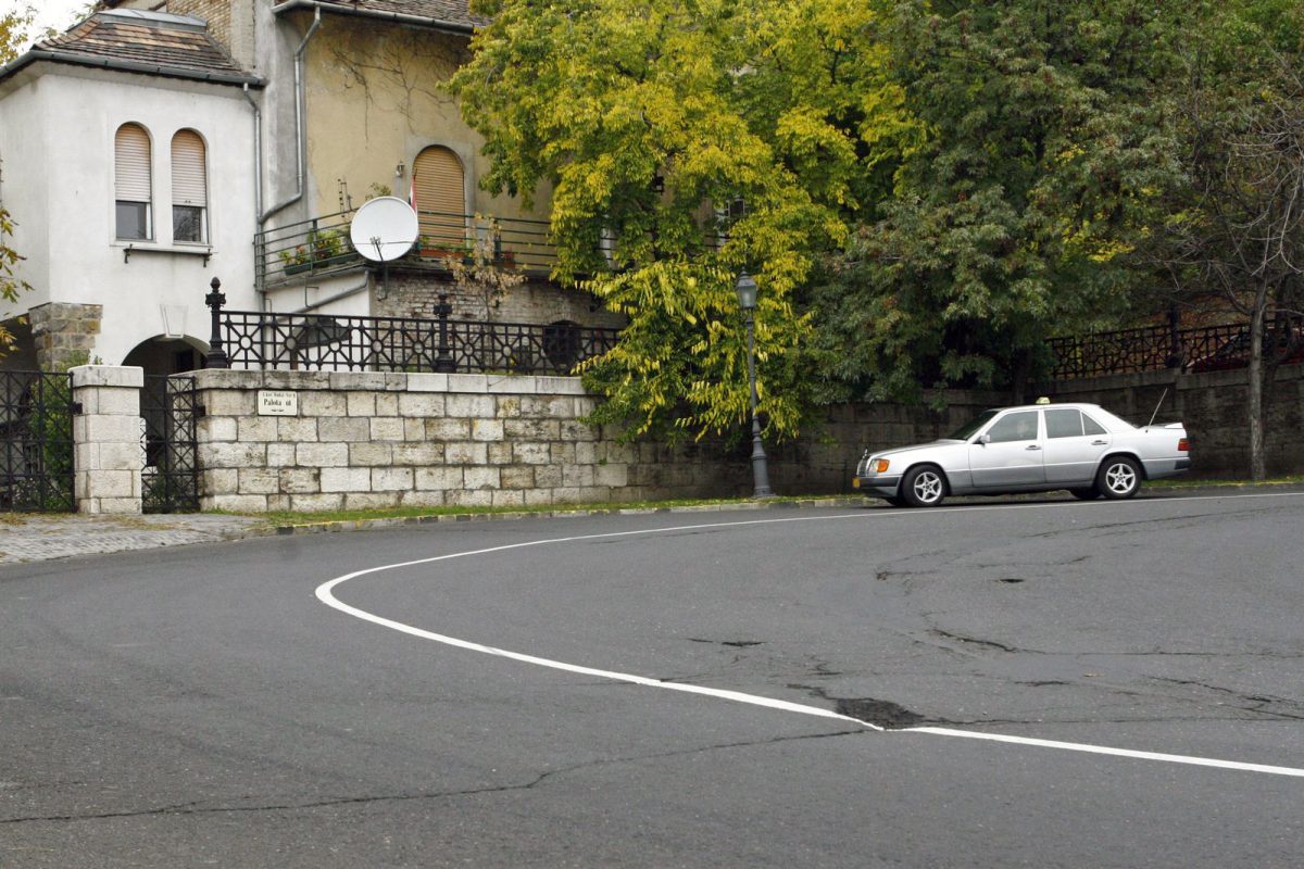 MERCEDES-BENZ W 124