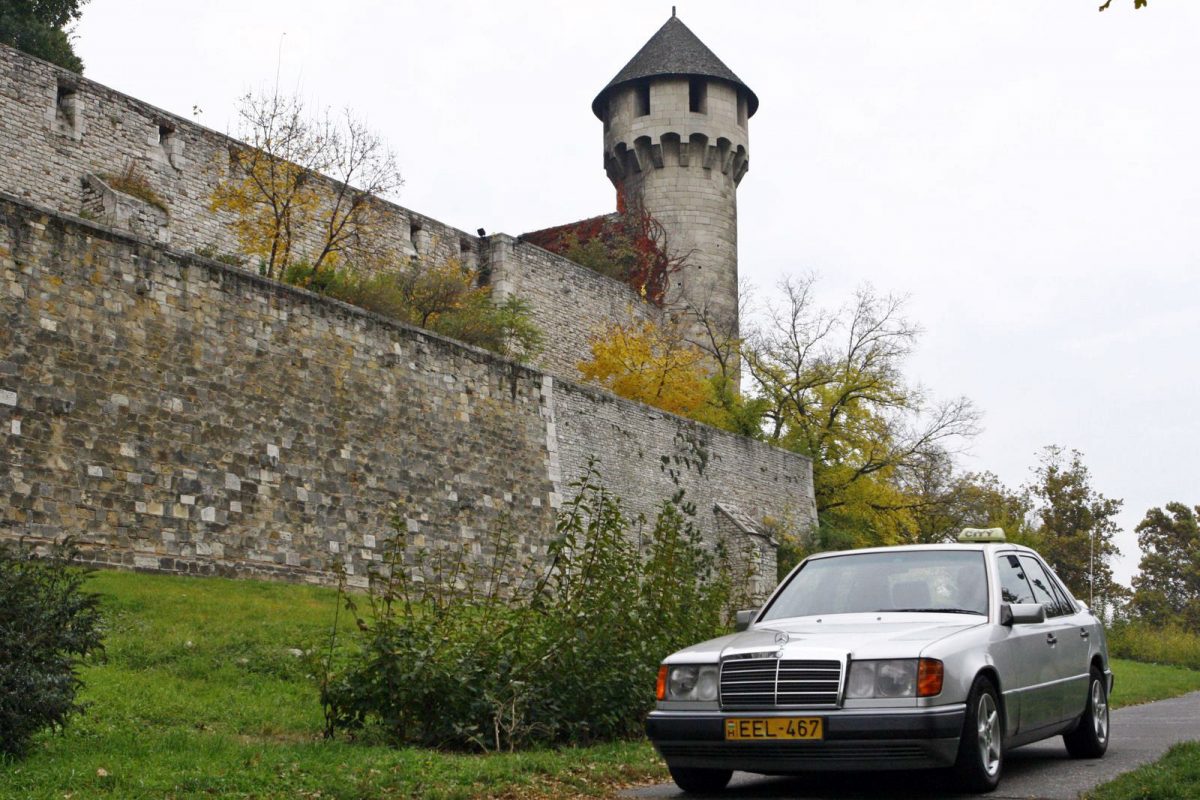 MERCEDES-BENZ W 124