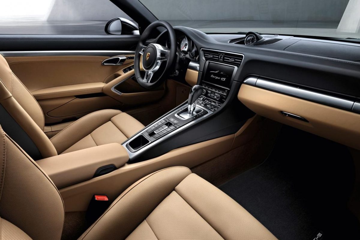 PORSCHE