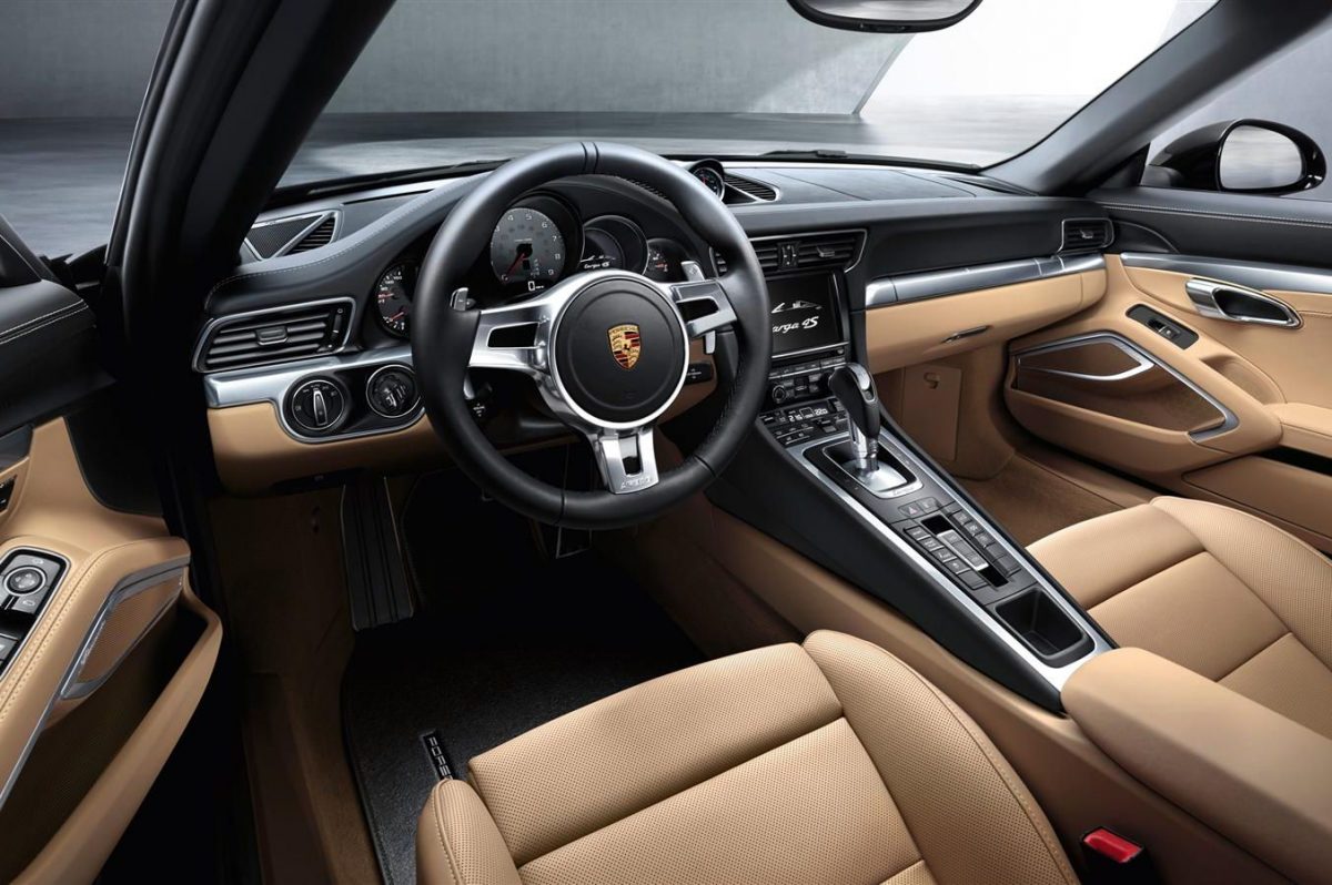 PORSCHE