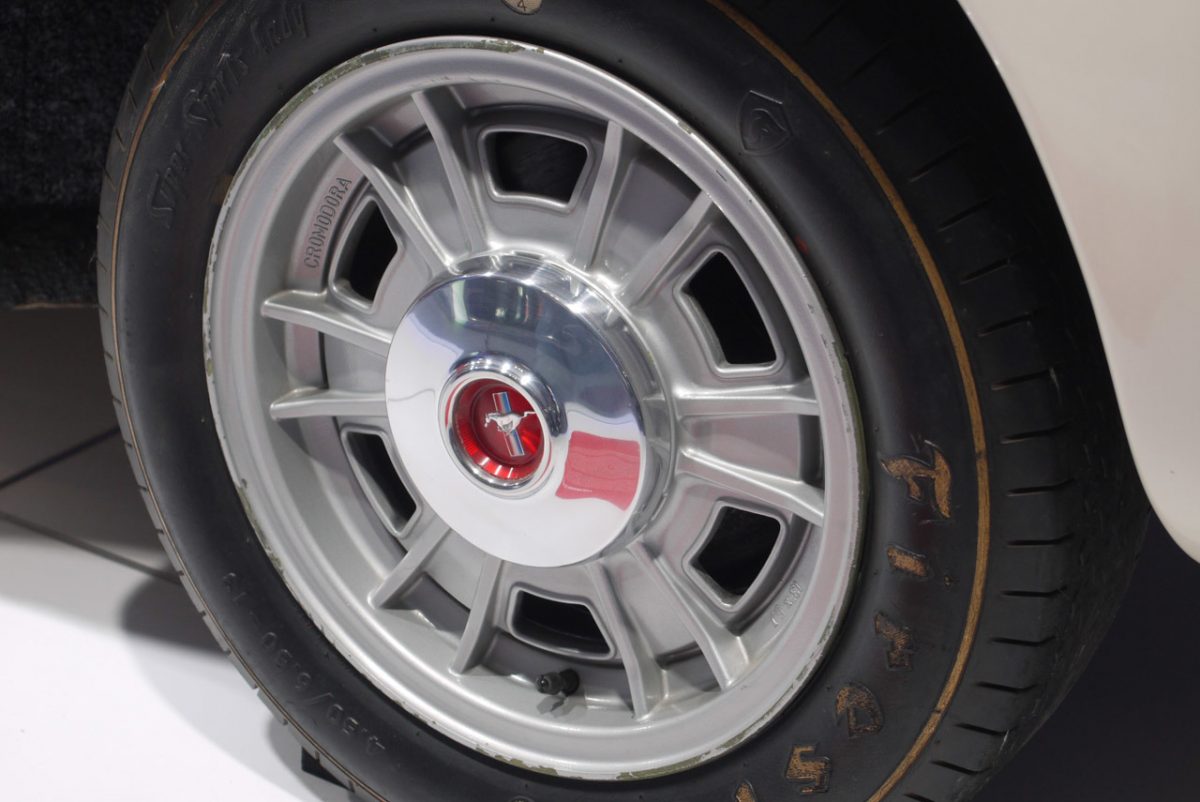 FORD (USA) MUSTANG