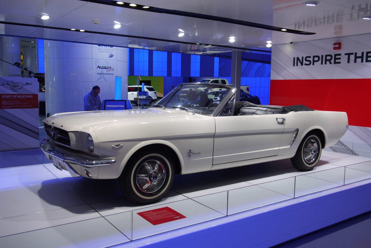 FORD (USA) MUSTANG