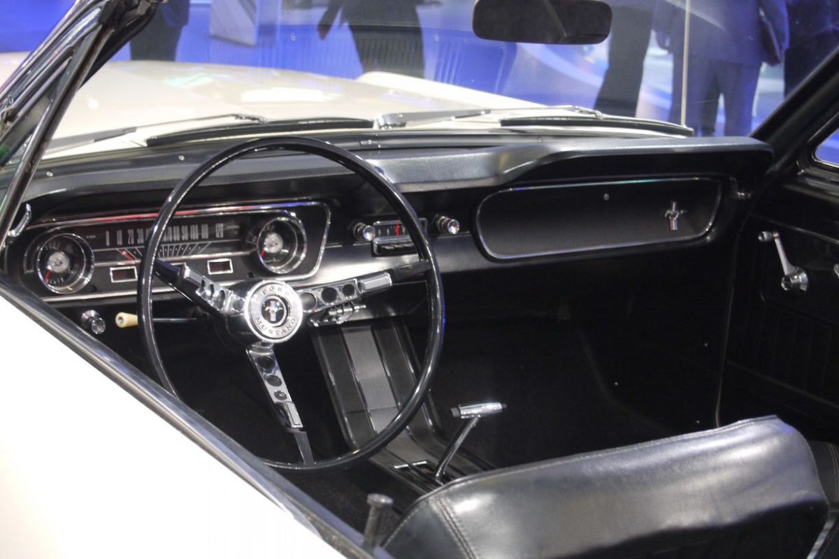 FORD (USA) MUSTANG
