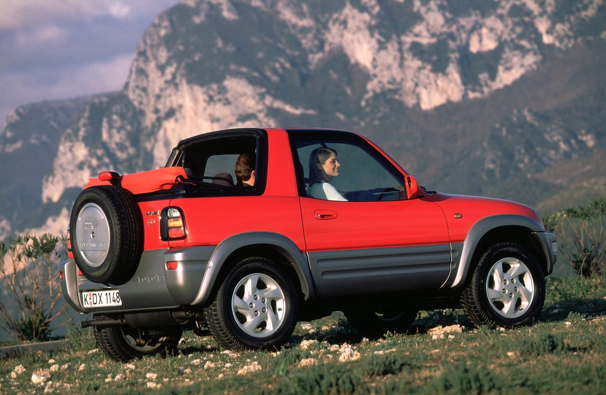 TOYOTA RAV 4