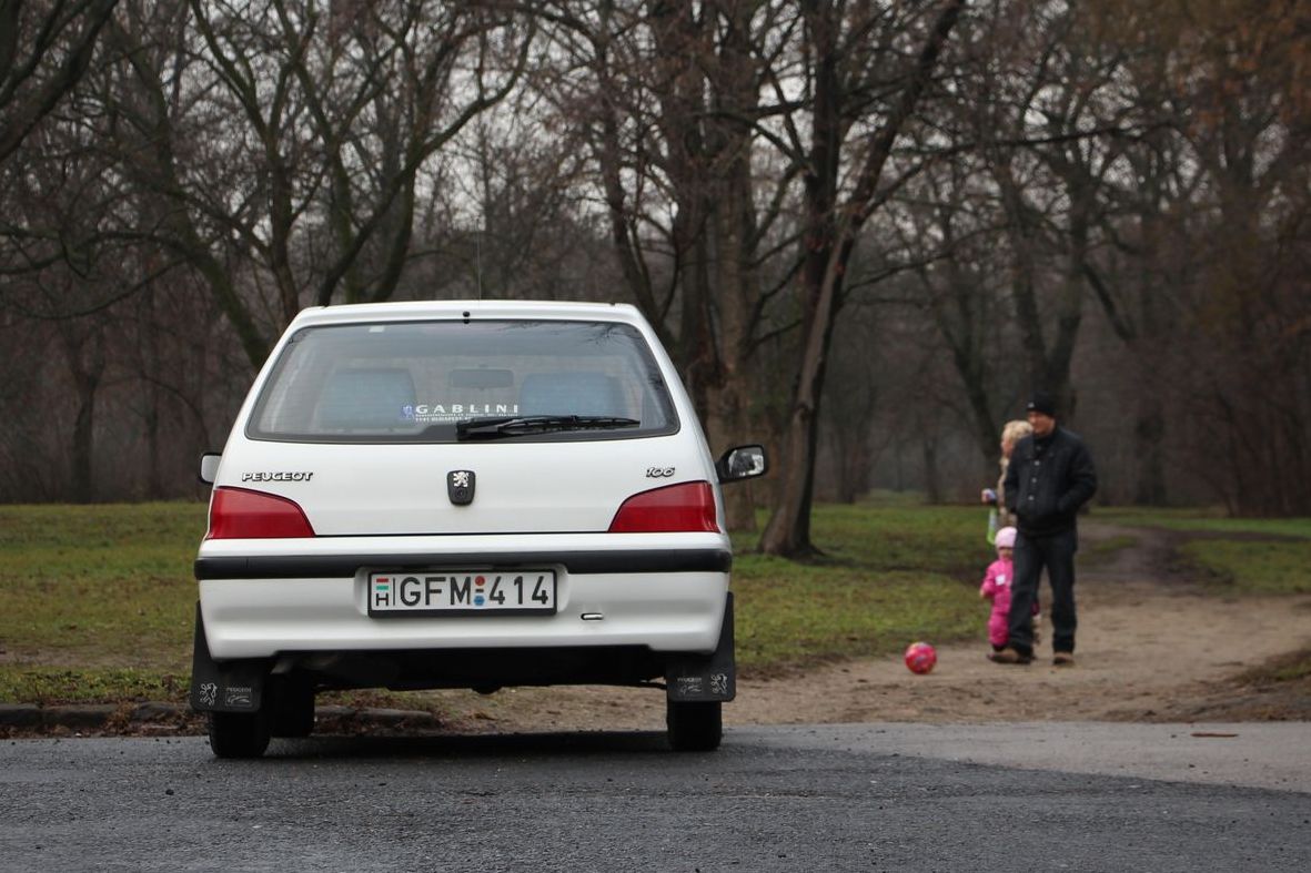 PEUGEOT 106