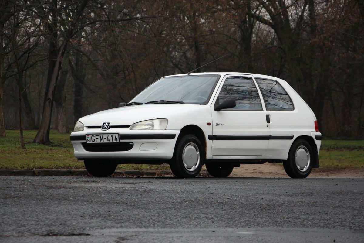 PEUGEOT 106