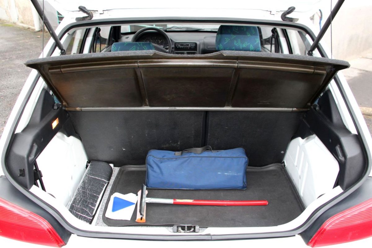 PEUGEOT 106