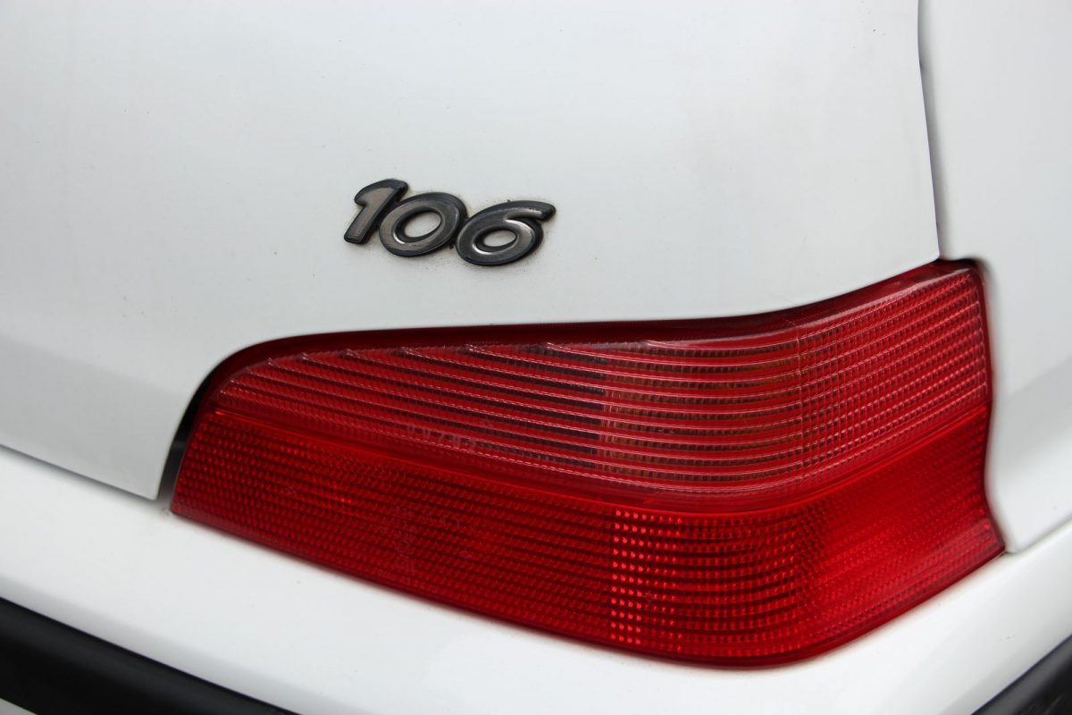 PEUGEOT 106