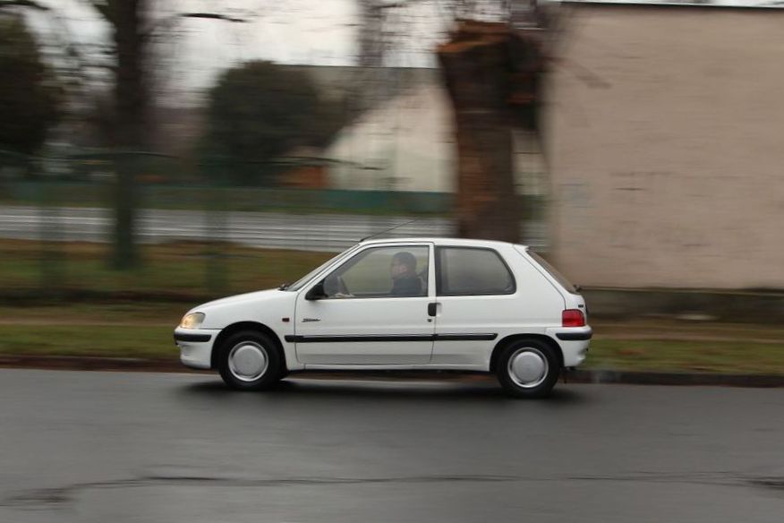 PEUGEOT 106
