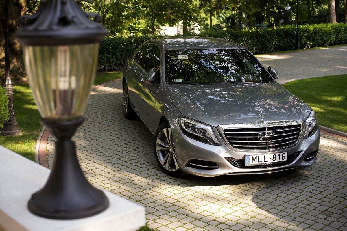 MERCEDES-BENZ