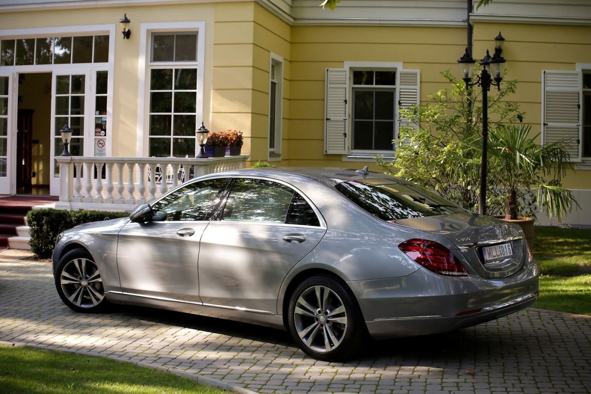MERCEDES-BENZ