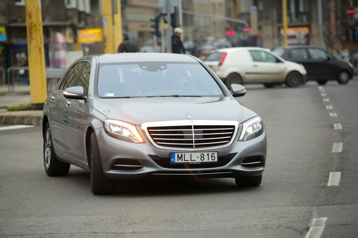 MERCEDES-BENZ