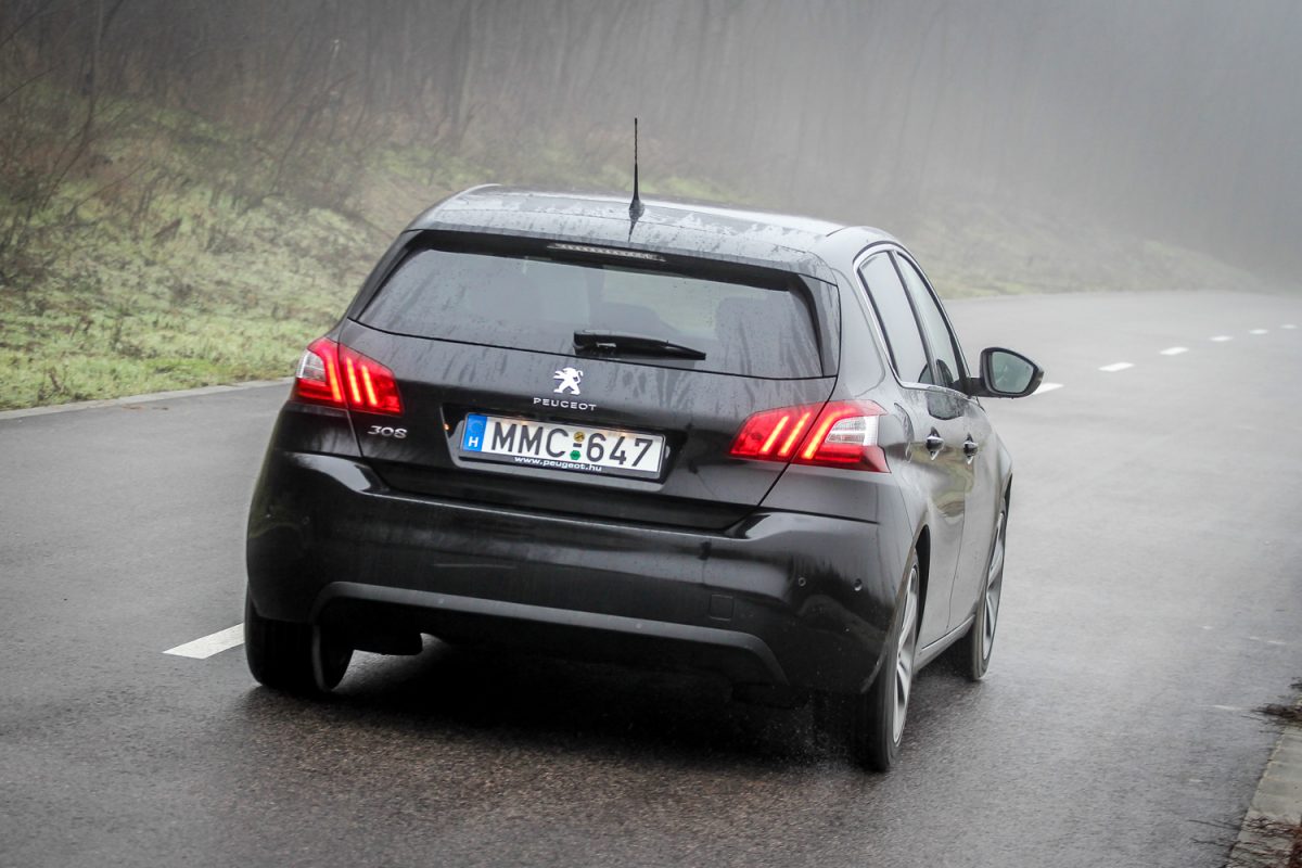 PEUGEOT 308