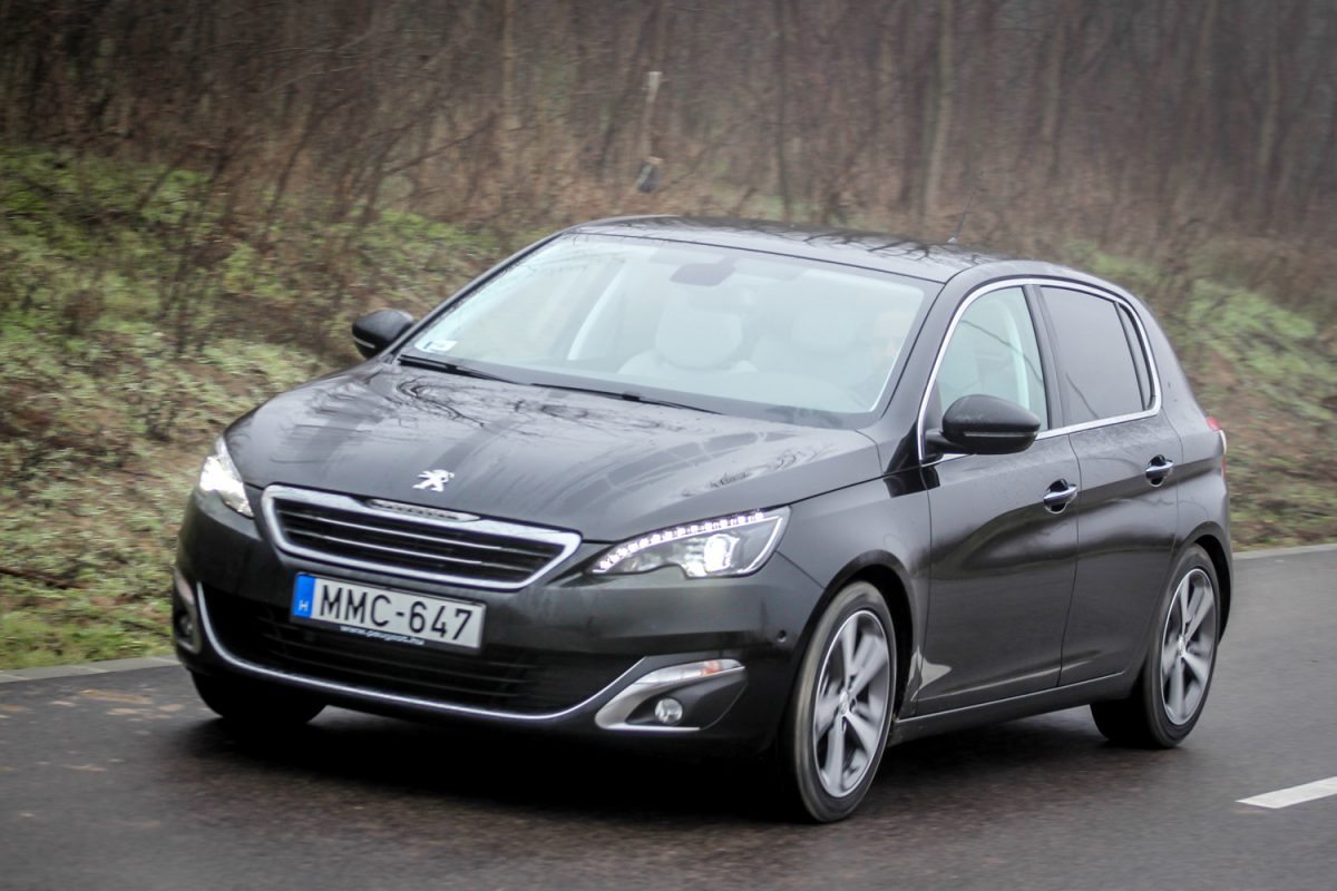 PEUGEOT 308
