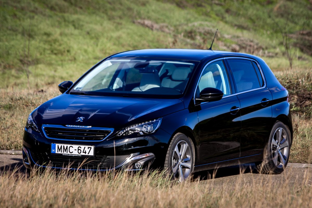 PEUGEOT 308