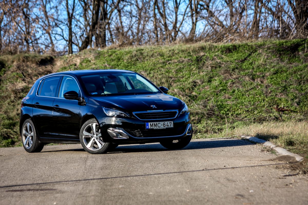 PEUGEOT 308