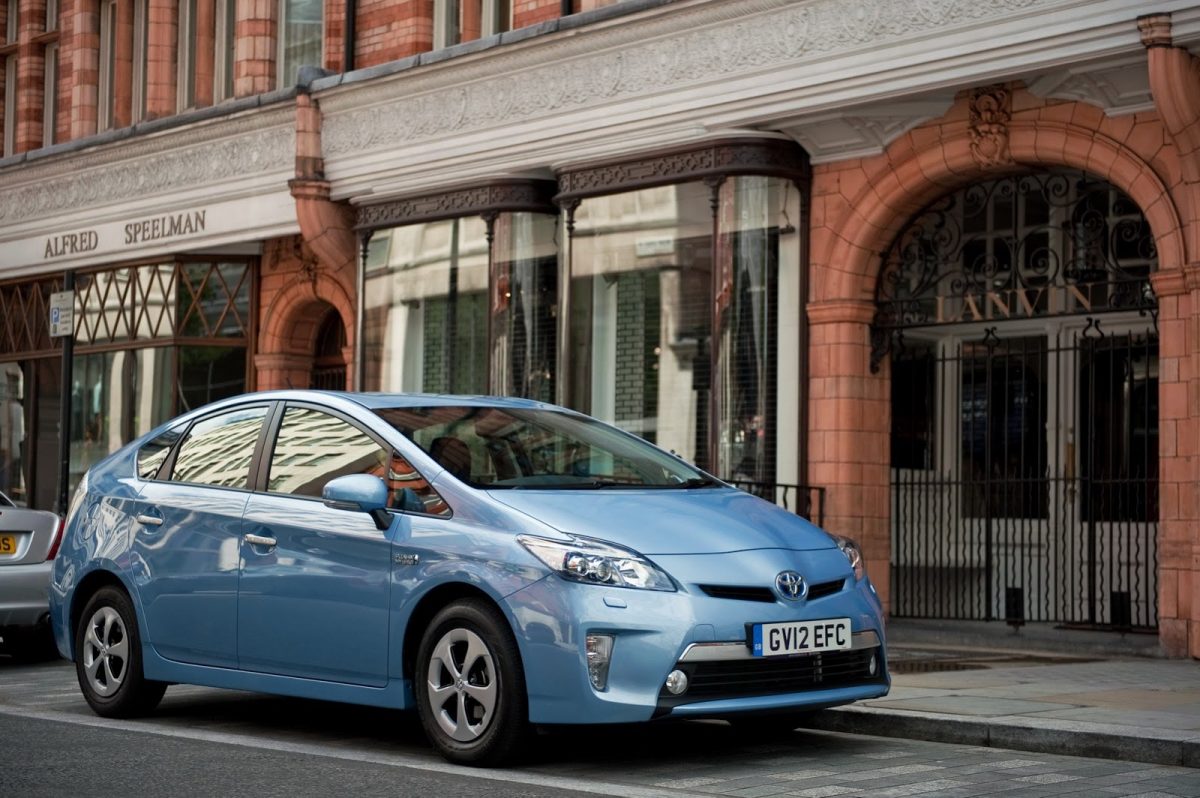 TOYOTA PRIUS