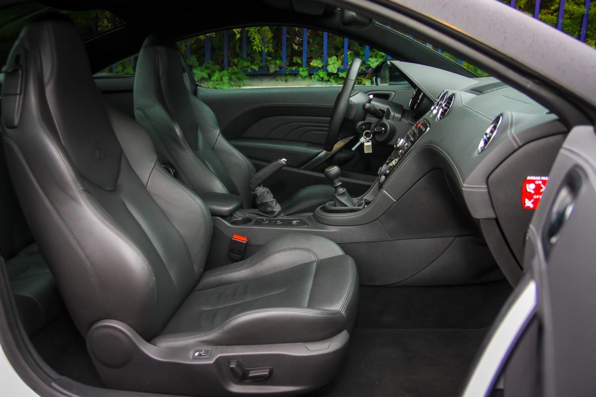 PEUGEOT RCZ