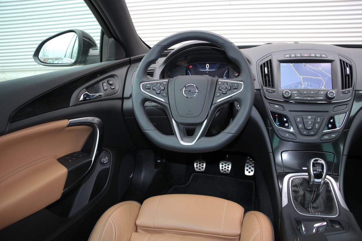 OPEL INSIGNIA