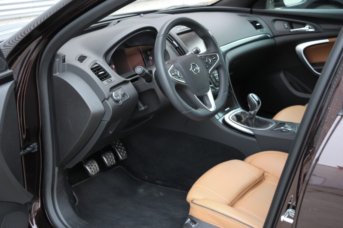 OPEL INSIGNIA