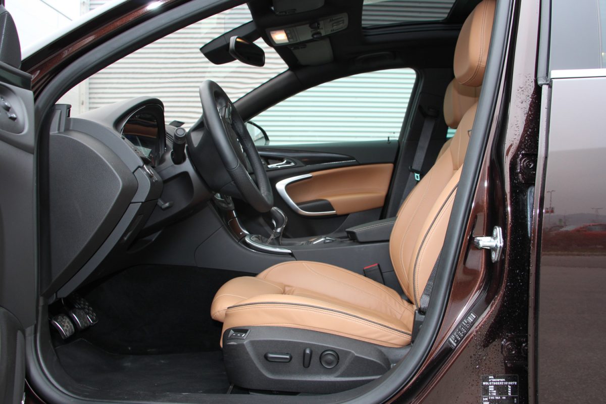 OPEL INSIGNIA