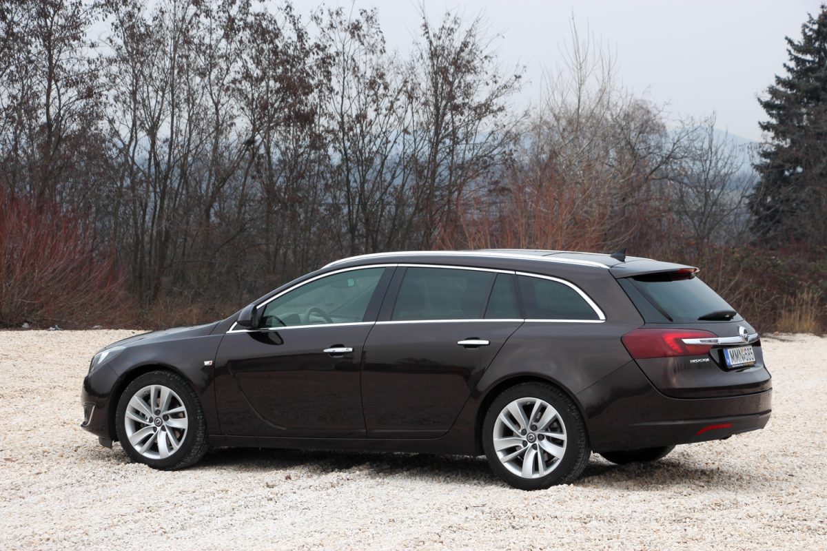 OPEL INSIGNIA