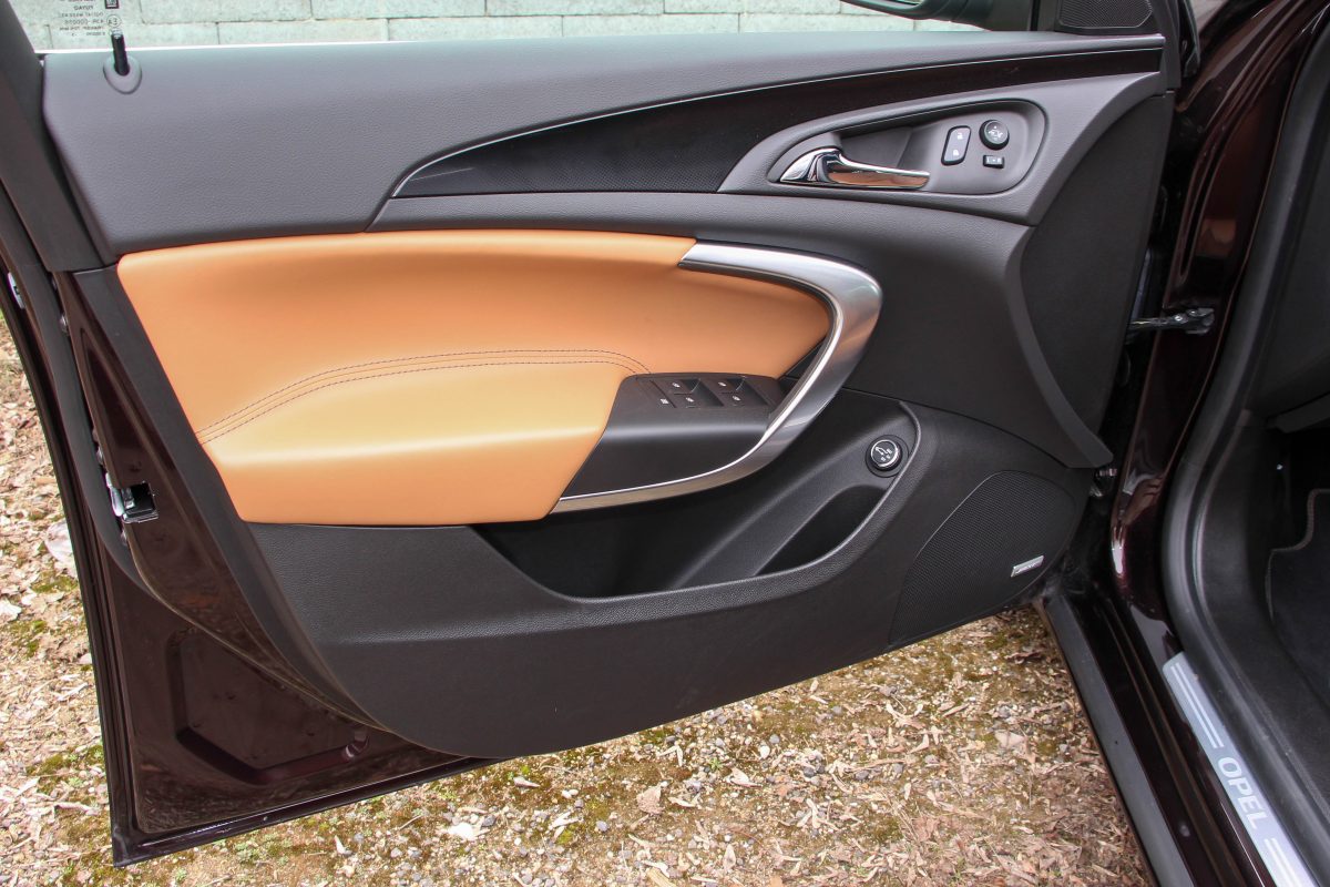 OPEL INSIGNIA