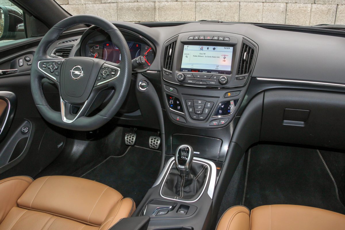 OPEL INSIGNIA