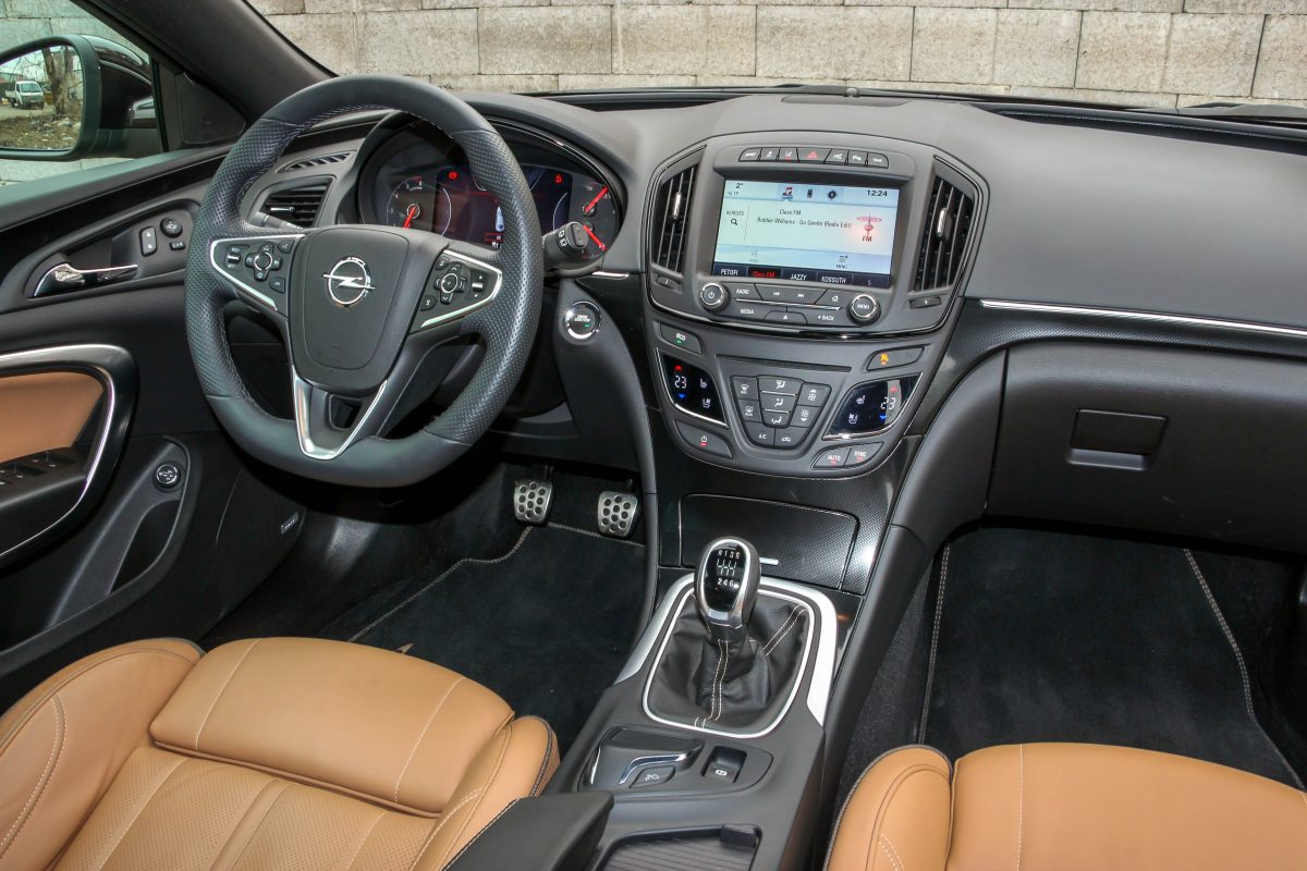 OPEL INSIGNIA