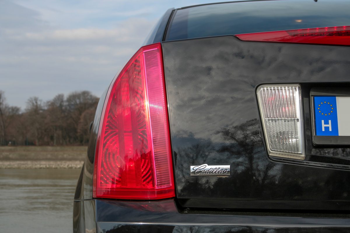 CADILLAC BLS