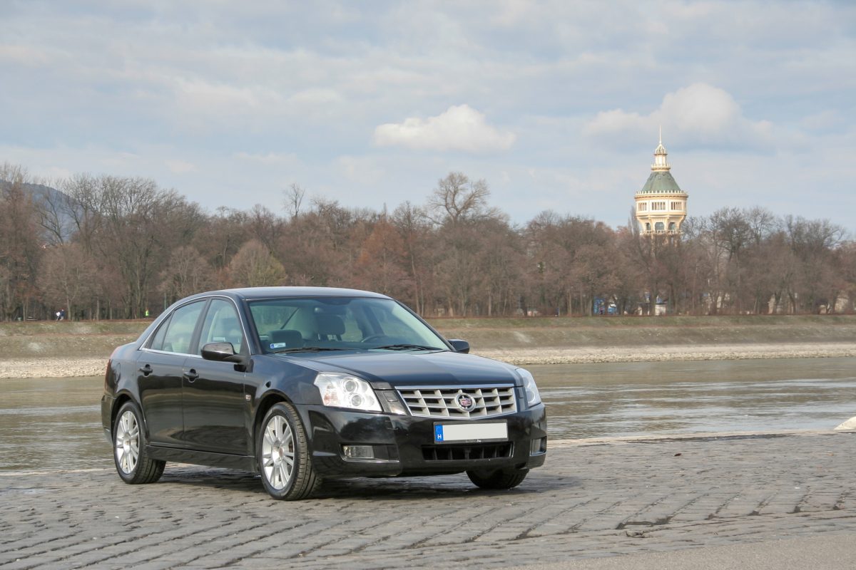 CADILLAC BLS