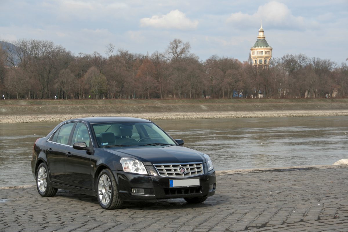 CADILLAC BLS