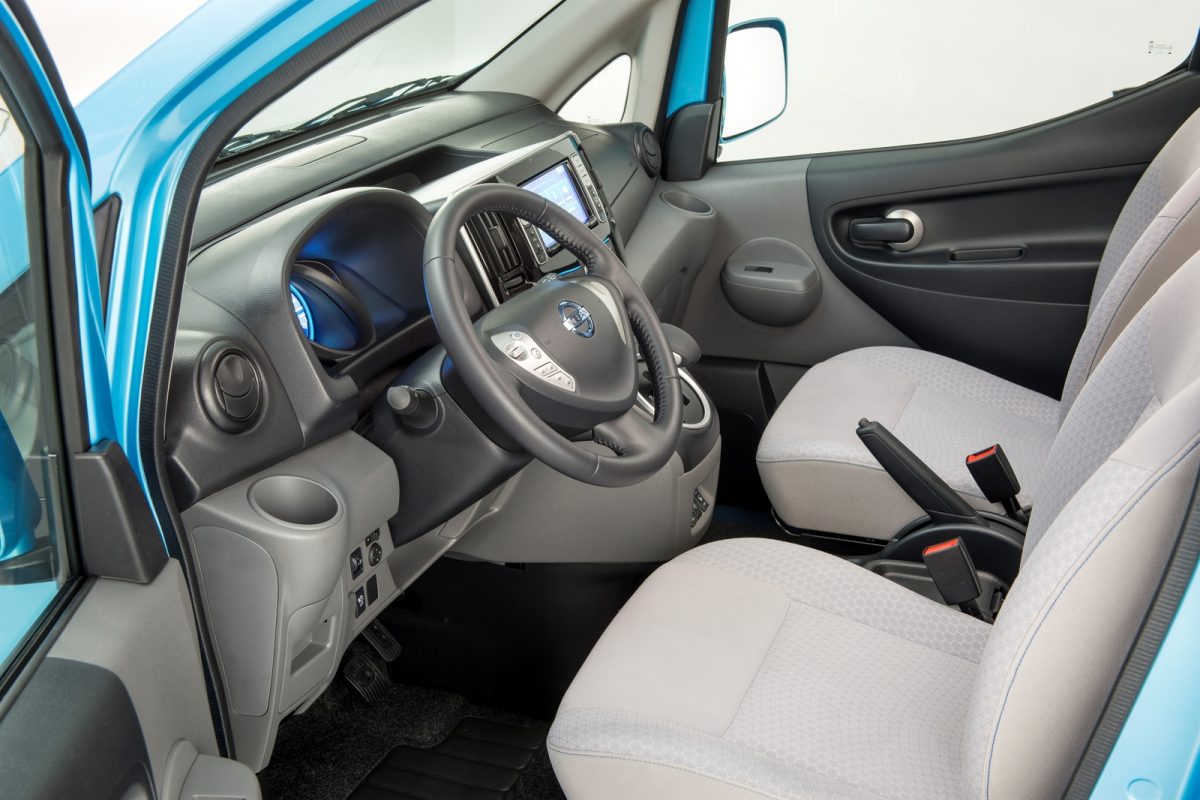 NISSAN NV200