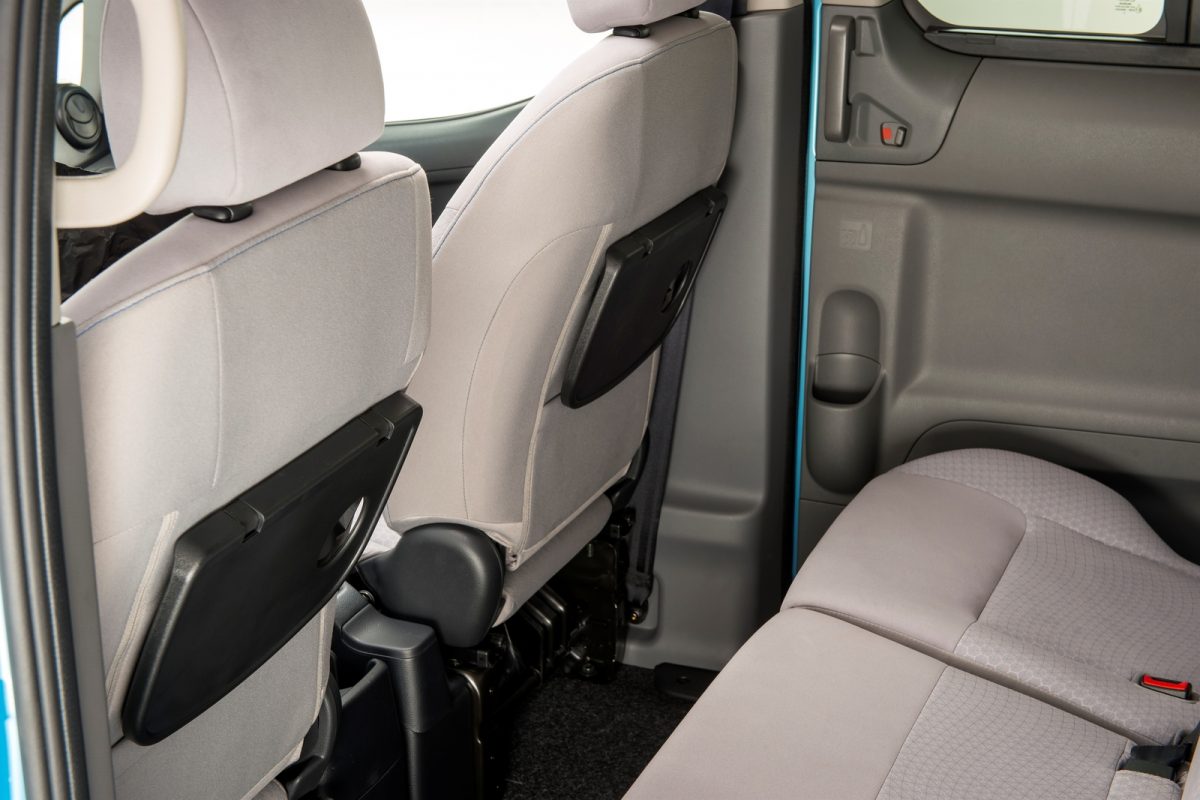 NISSAN NV200