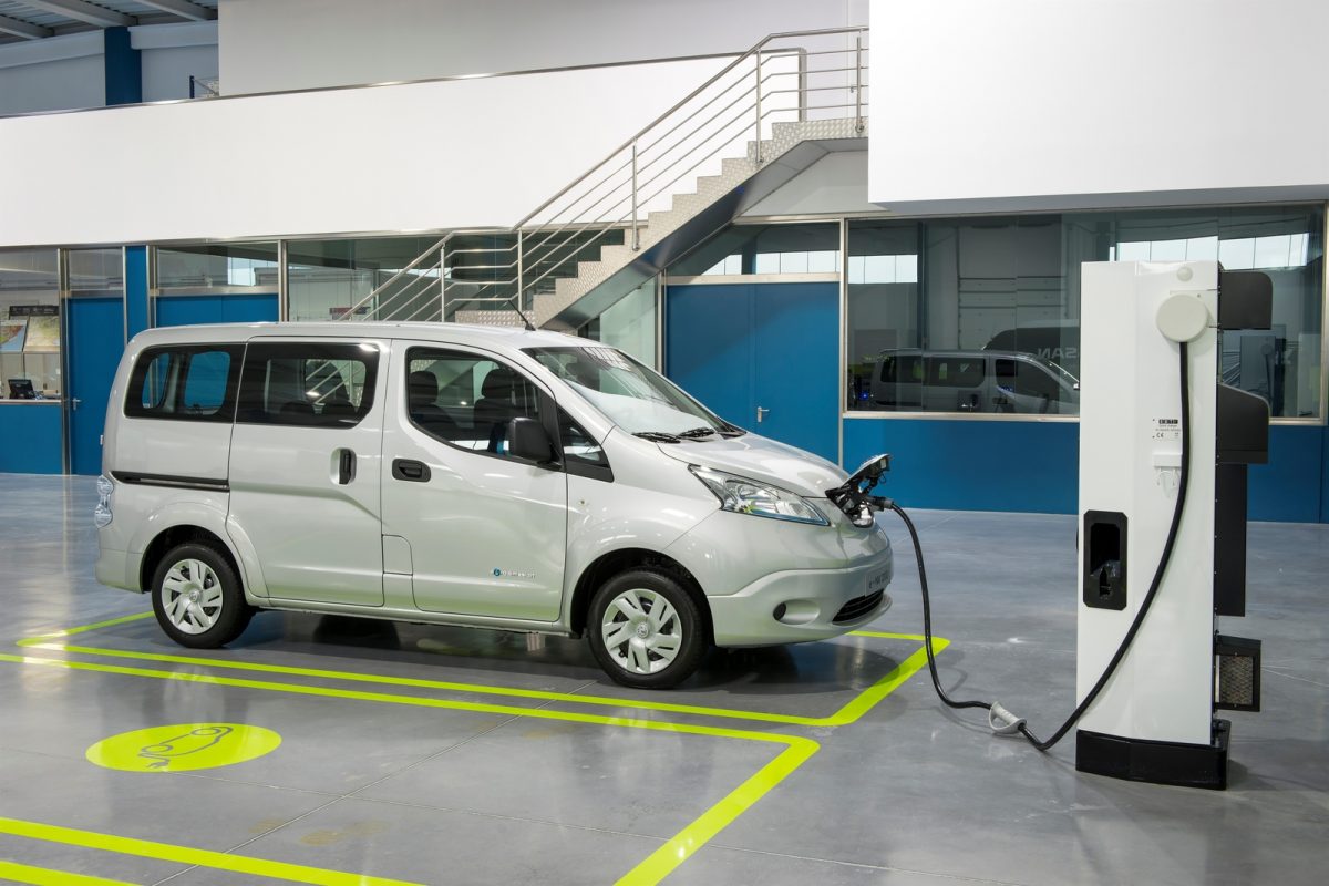 NISSAN NV200