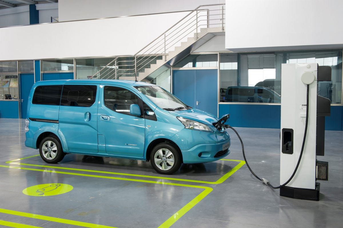 NISSAN NV200