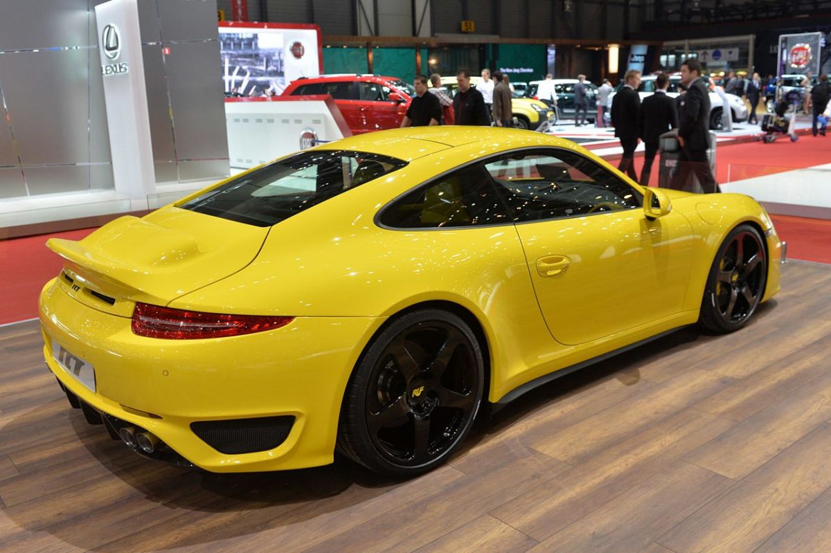 PORSCHE