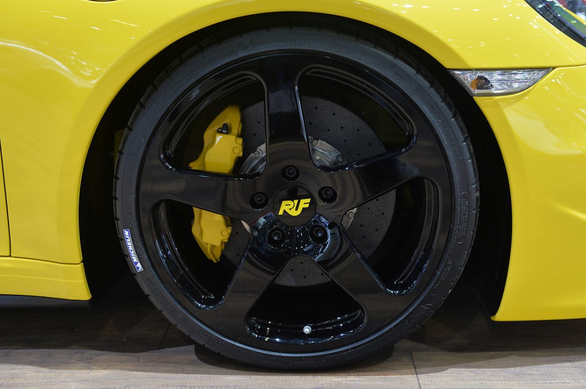 PORSCHE