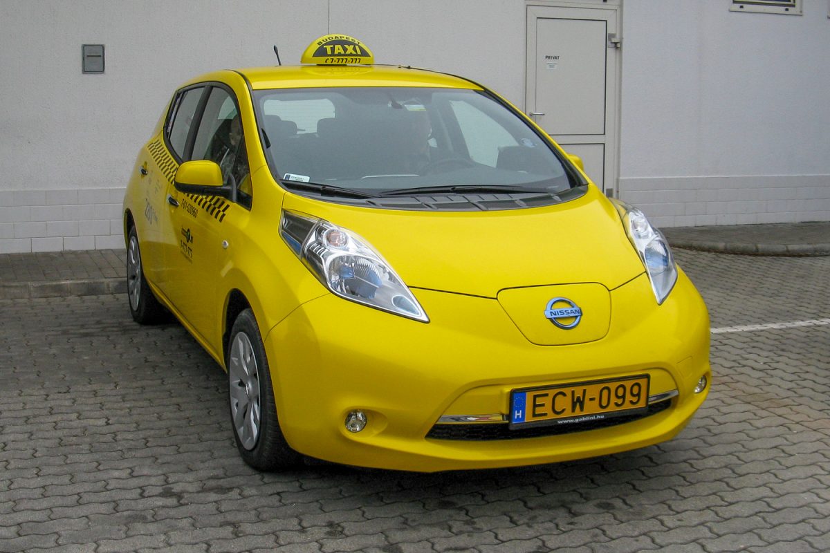 NISSAN LEAF