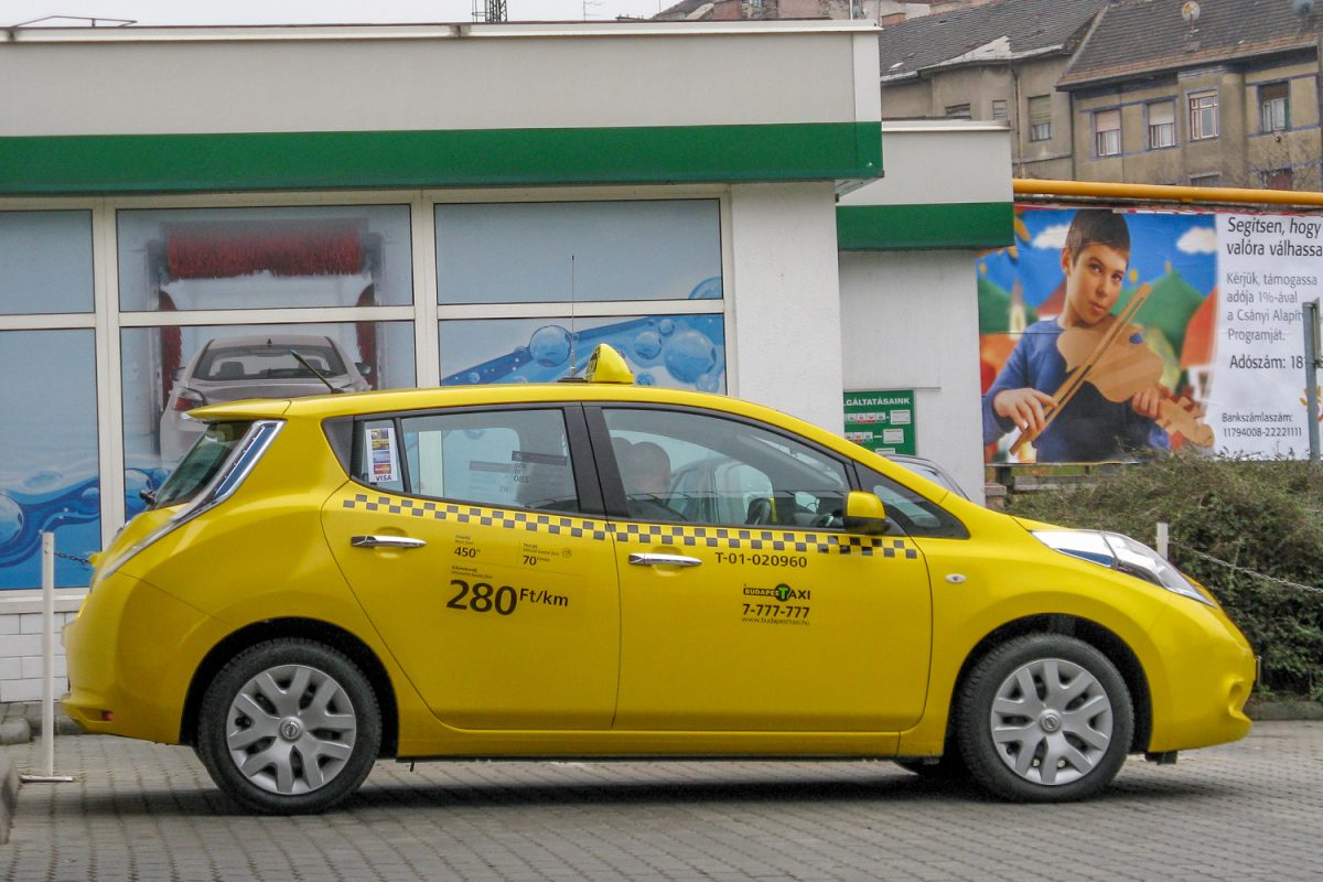 NISSAN LEAF