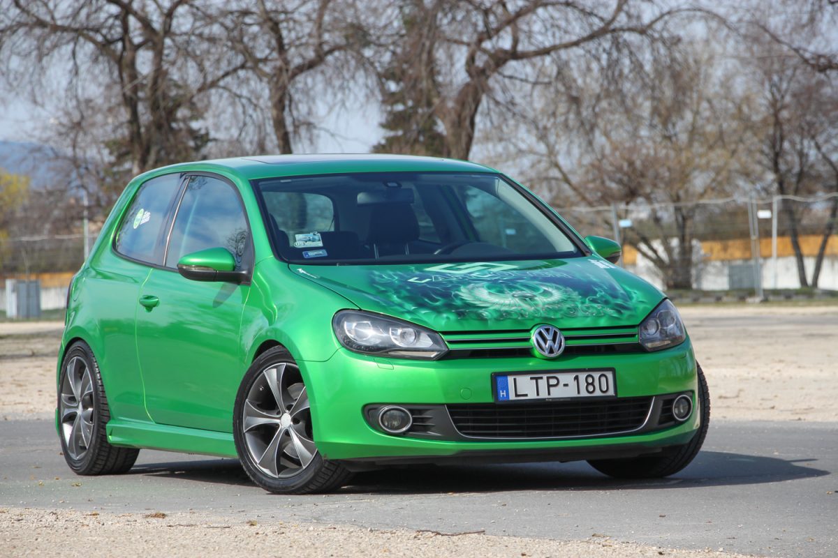 VOLKSWAGEN GOLF