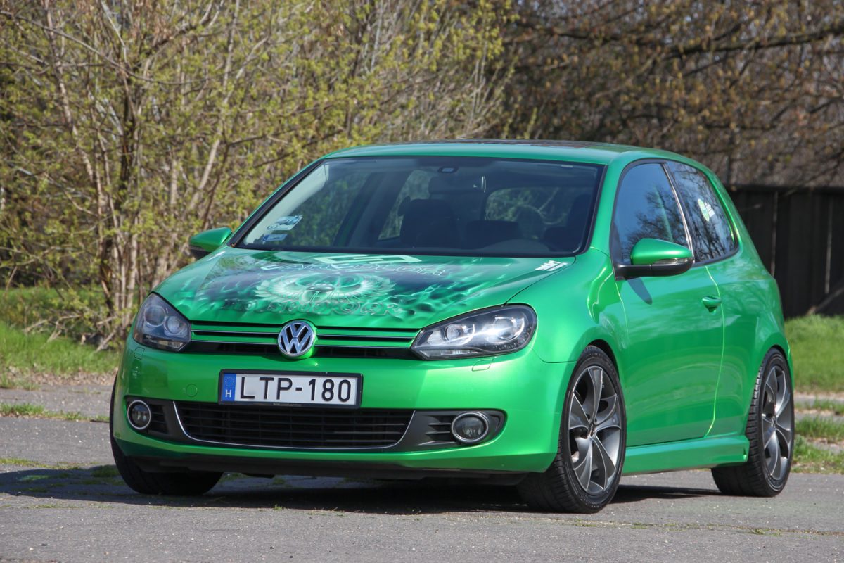 VOLKSWAGEN GOLF