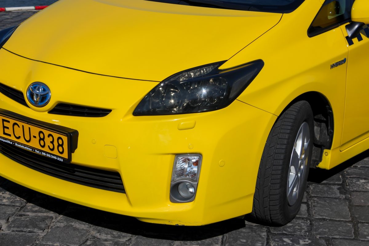 TOYOTA PRIUS