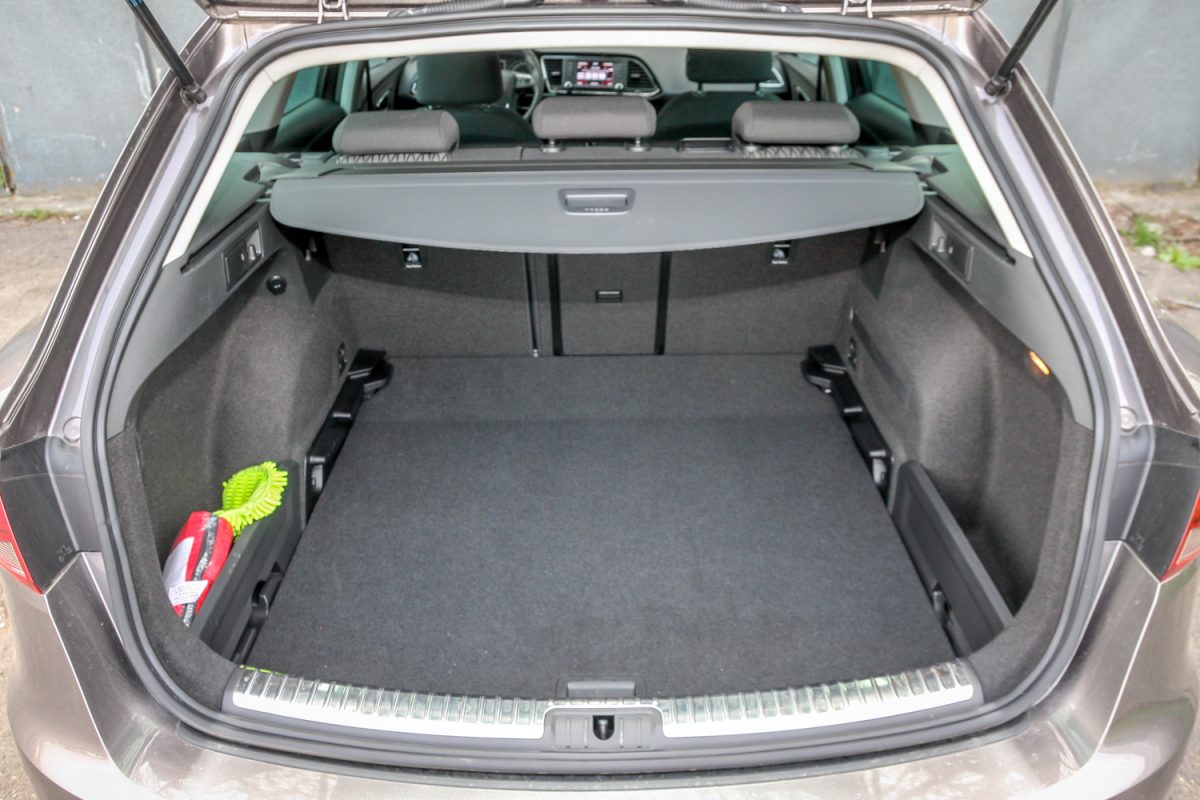 SEAT LEON
