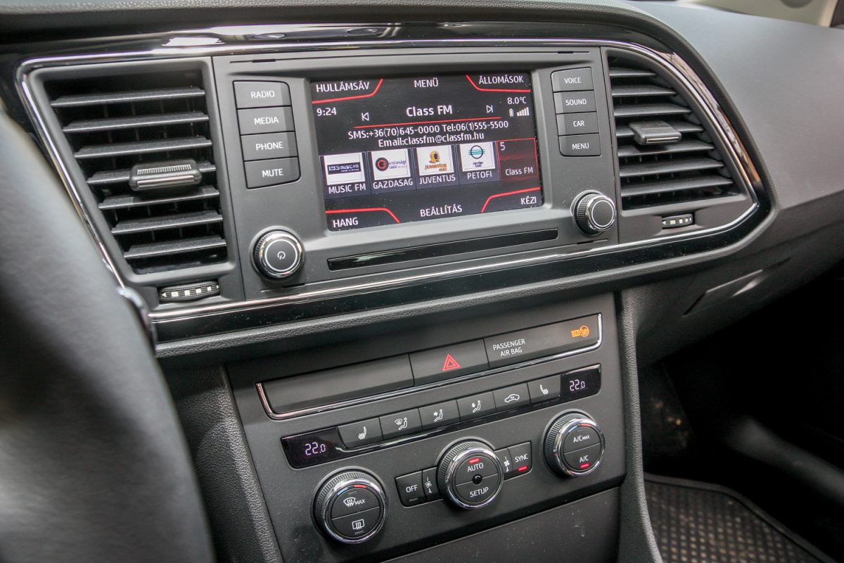 SEAT LEON