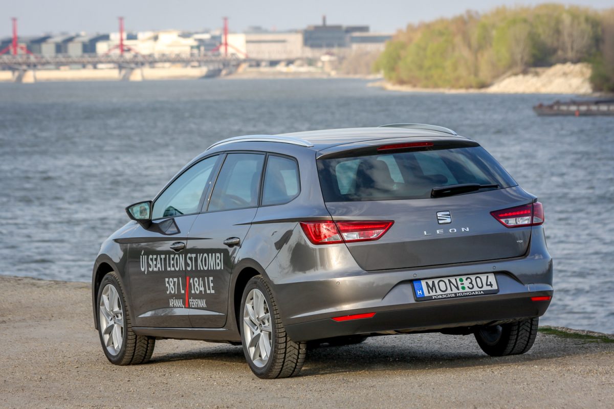 SEAT LEON