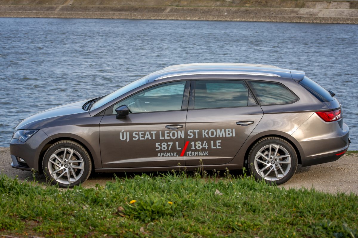 SEAT LEON