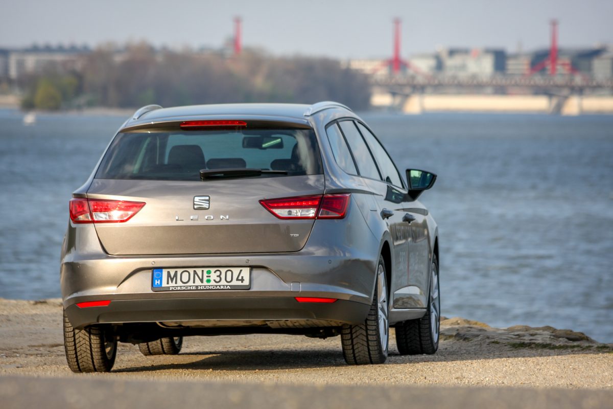 SEAT LEON